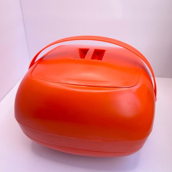 Vintage Orange Nesting Picnic Set Plates Cups Silverware Bowls Salt Pepper MCM - Picture 14 of 14